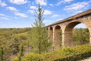 Photo 35- click for photo gallery